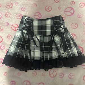 plaid black and white mini skirt
